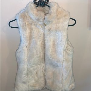 Zara faux fur vest great used condition !!